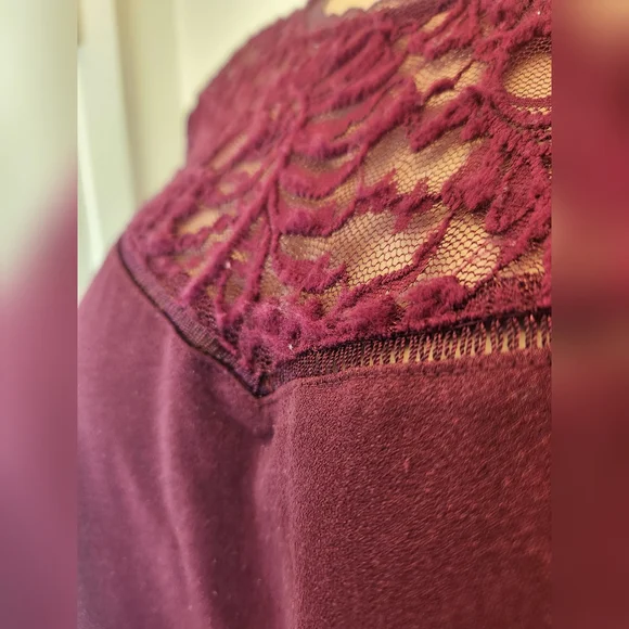 Torrid Burgundy Lace Fitted Blouse Short Sleeve - Picture 6 of 12